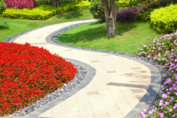Garden Walkway Installation in Tampa