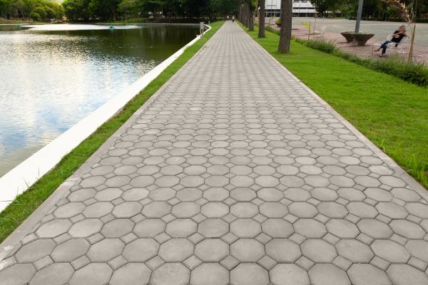 Pathway Pavers Installation in Tampa